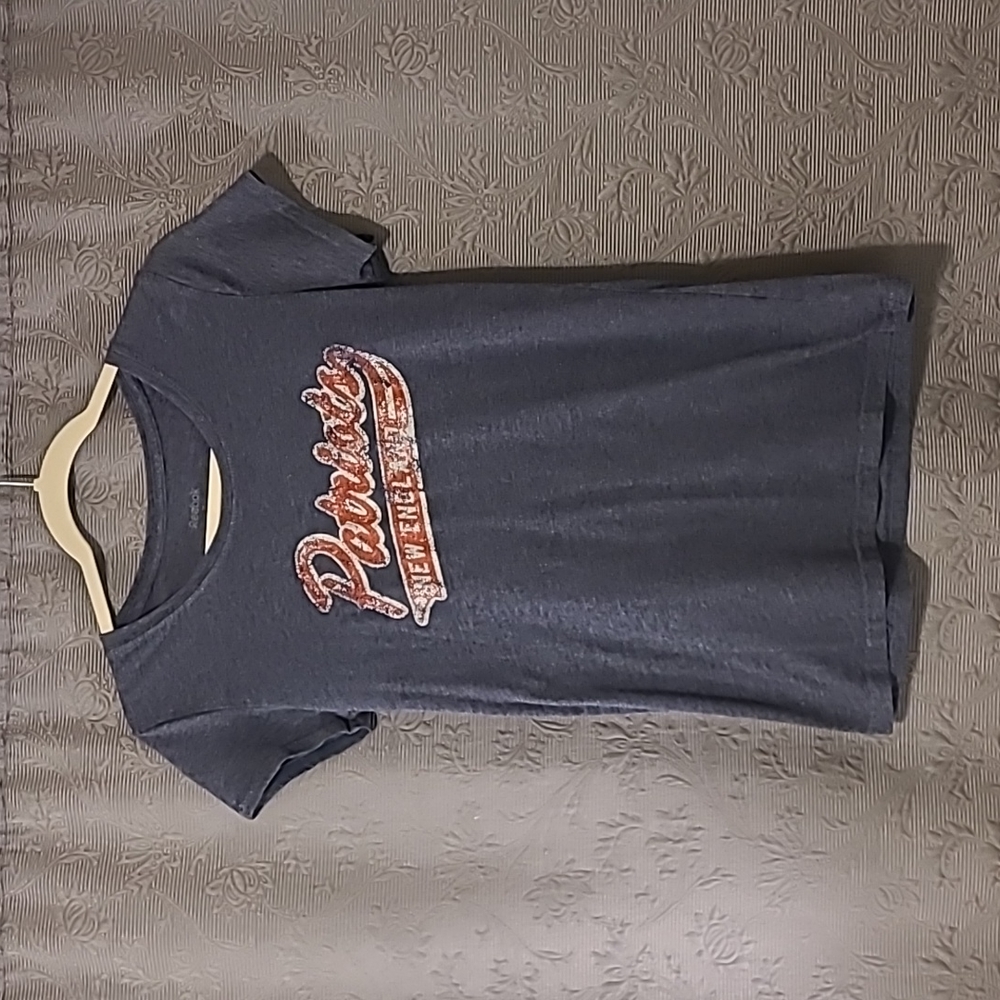 🌸 Reebok New England Patroits Distressed Tee